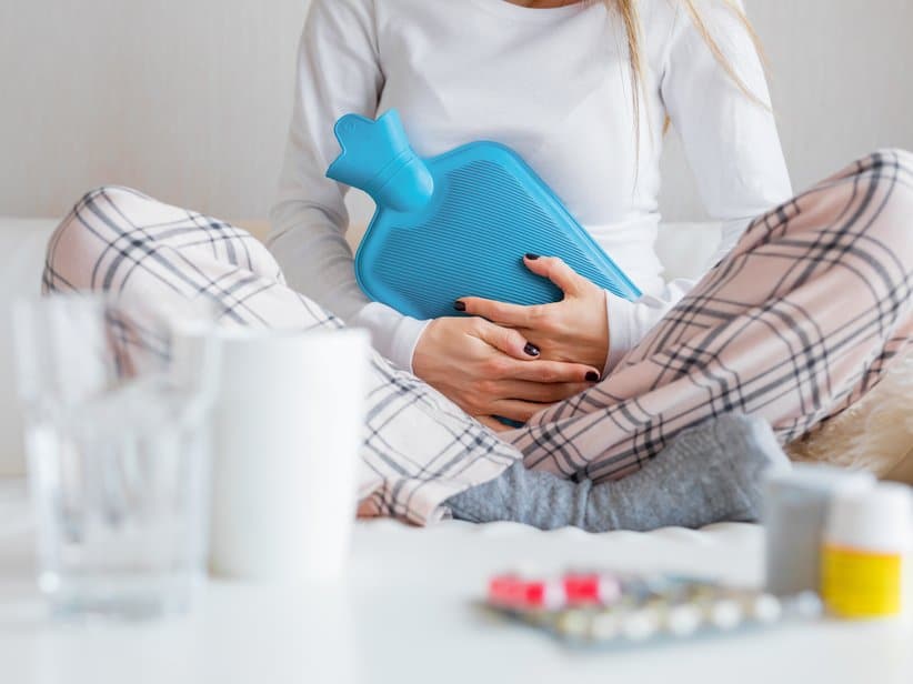 Schematische Darstellung Eierstock mit Follikeln – Perlenketten-Optik, medizinische Illustration PCOS