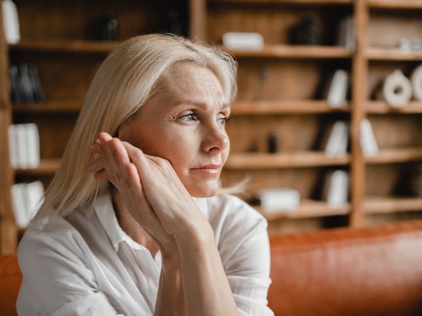 Wechseljahre Behandlung – Hormonpräparate und natürliche Alternativen