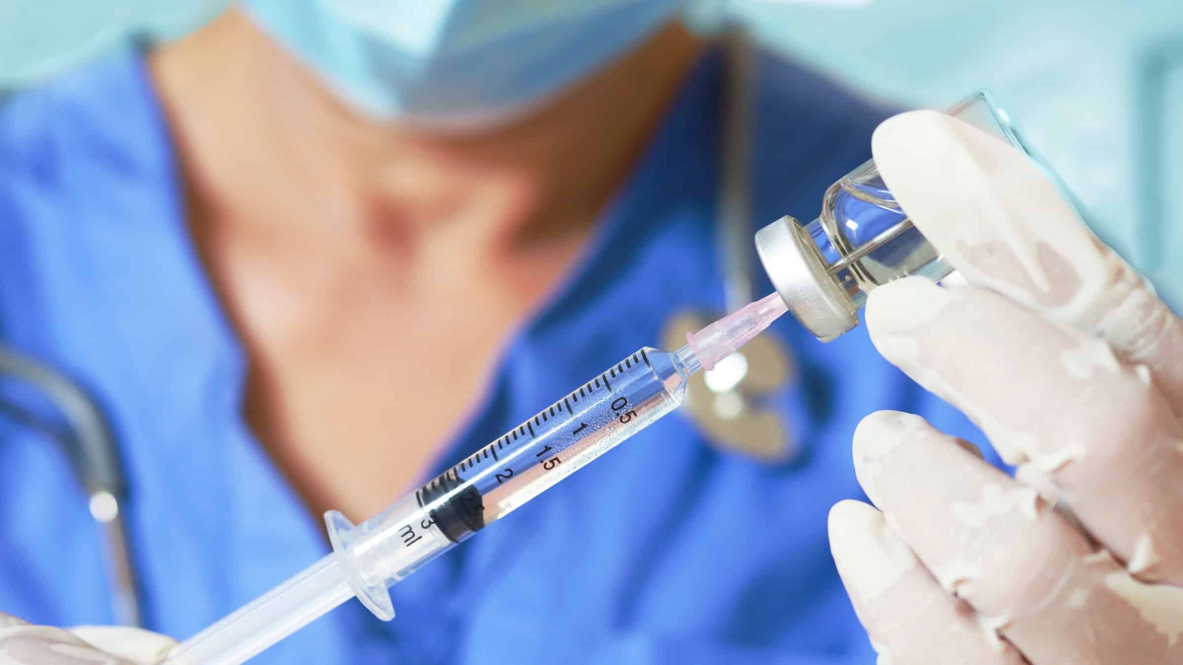 Hyaluronsäure wird aufgezogen