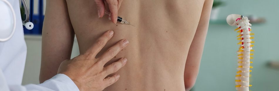 In den meisten Fällen kann man die Schmerzen am Kreuzbein durch konservative Therapieformen, wie die Physiotherapie, nicht nur lindern, sondern sogar beseitigen