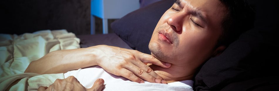 Sodbrennen äußert sich durch brennende Schmerzen im Oberbauch.