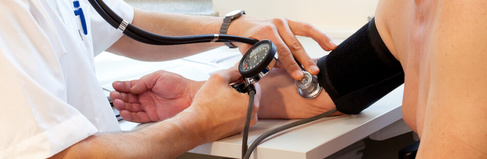 Eine Blutdruckmessung ist ein wichtiger Bestandteil der Diagnose von Kreislaufproblemen.