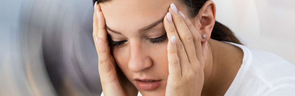 Typische Symptome für Kreislaufprobleme sind Schwindel und Augenflimmern.