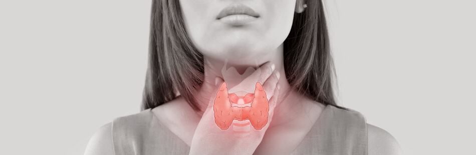 Halsschmerzen und Schluckbeschwerden sind ebenfalls Hinweise auf ein Schilddrüsenkarzinom.